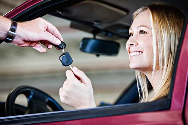 keys-in-hand-woman-WEB-600-400